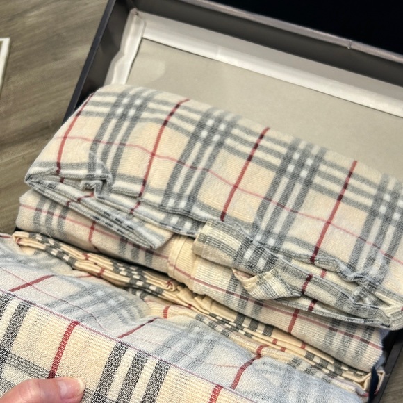 233. Burberry Housecheck towel  new in the box. - Picture 3 of 7